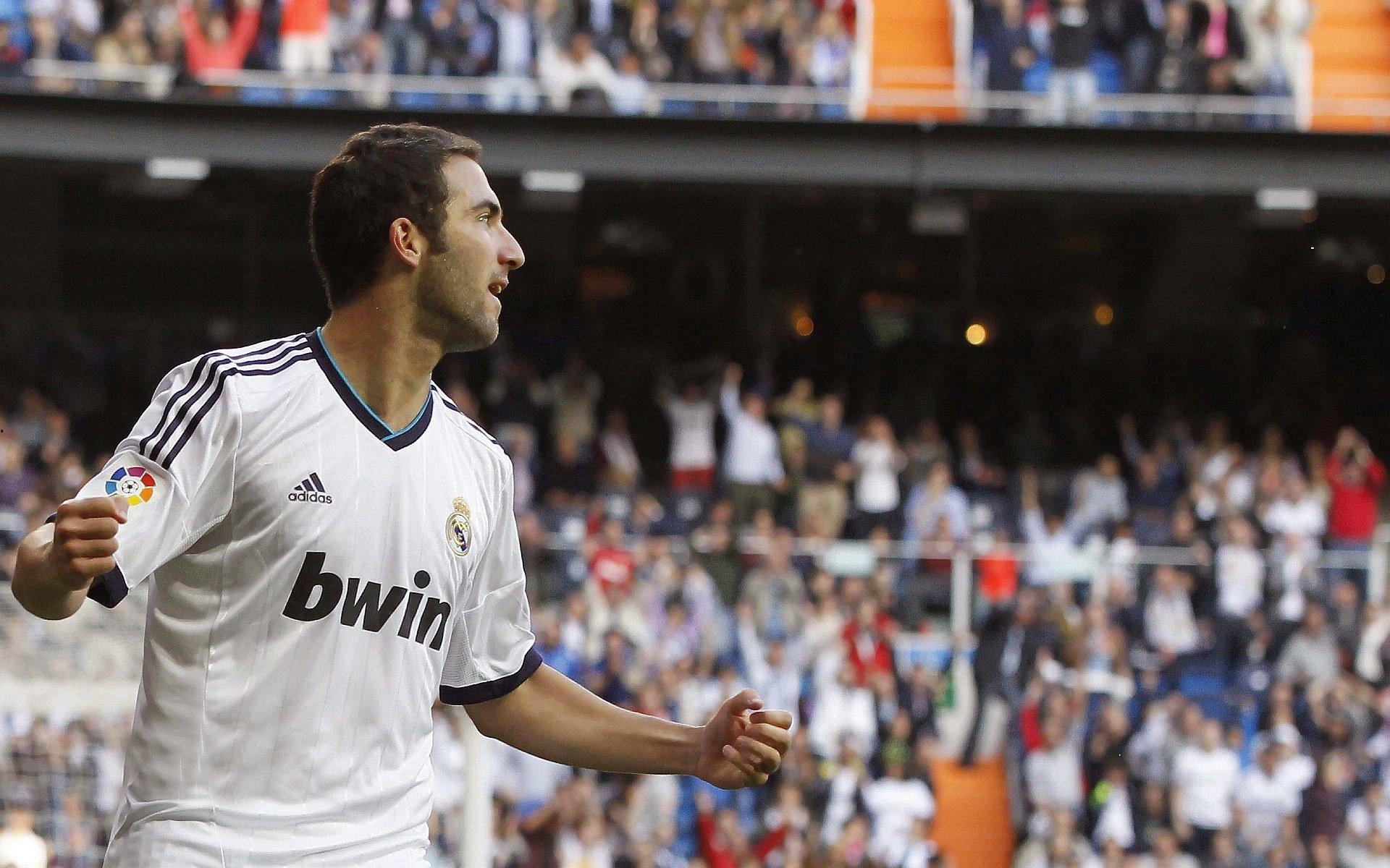 巴萨防线迎重大利好!巴尔德恢复合练,国家德比复出进入倒计时